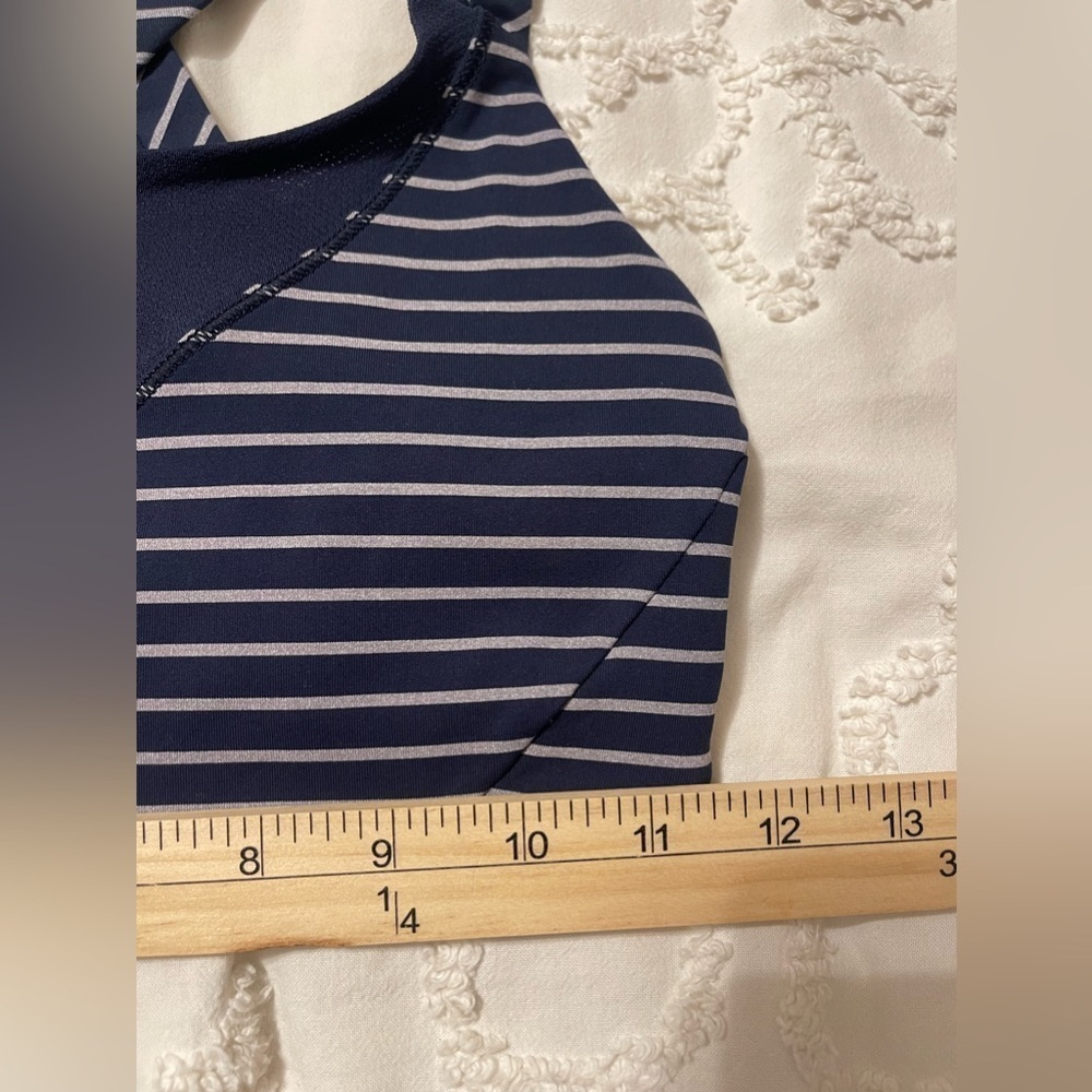 Lululemon On Your Way Navy Luxtreme Mesh RARE - Picture 5 of 6